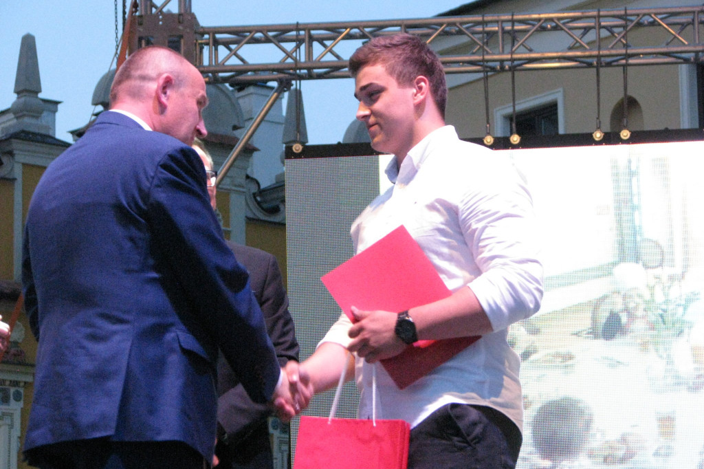 Zamość: Gala 25-lecia Zespołu Szkół Społecznych [ FOTO]