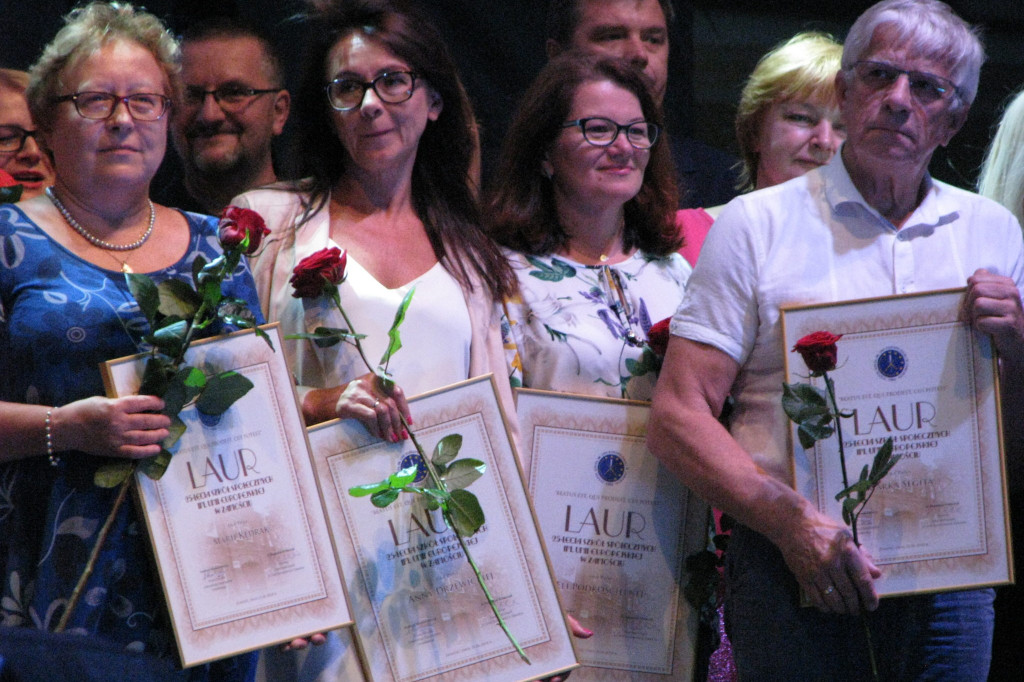 Zamość: Gala 25-lecia Zespołu Szkół Społecznych [ FOTO]