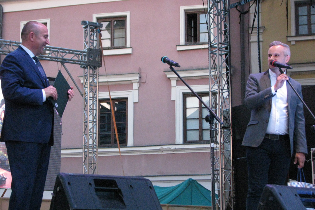 Zamość: Gala 25-lecia Zespołu Szkół Społecznych [ FOTO]