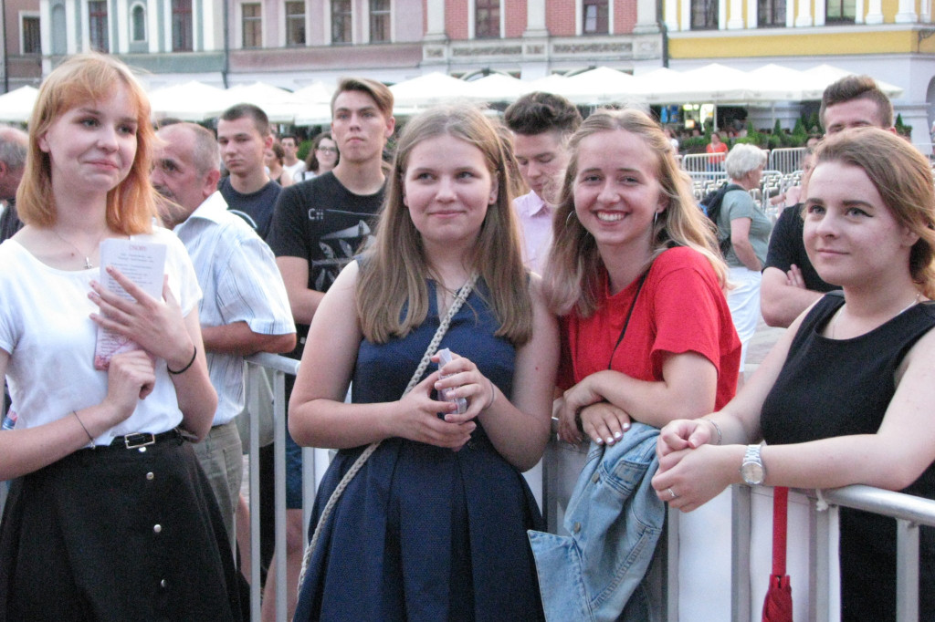 Zamość: Gala 25-lecia Zespołu Szkół Społecznych [ FOTO]