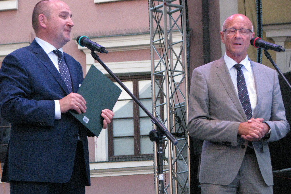 Zamość: Gala 25-lecia Zespołu Szkół Społecznych [ FOTO]