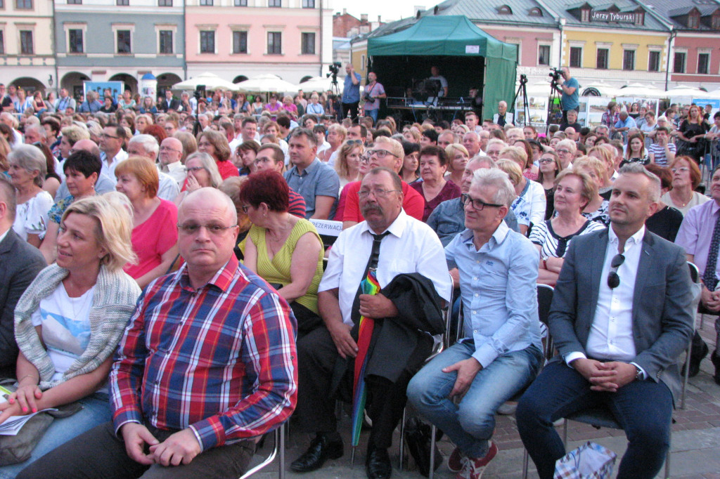 Zamość: Gala 25-lecia Zespołu Szkół Społecznych [ FOTO]
