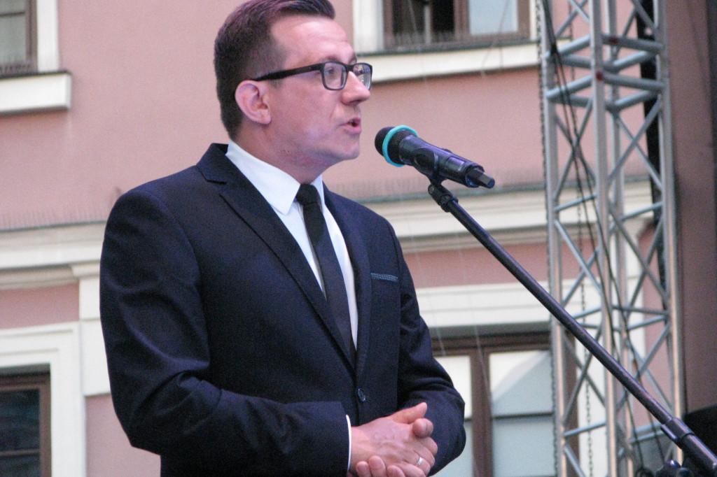 Zamość: Gala 25-lecia Zespołu Szkół Społecznych [ FOTO]