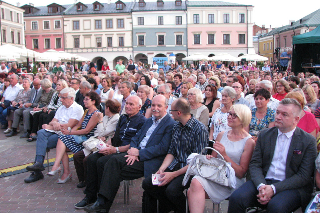 Zamość: Gala 25-lecia Zespołu Szkół Społecznych [ FOTO]