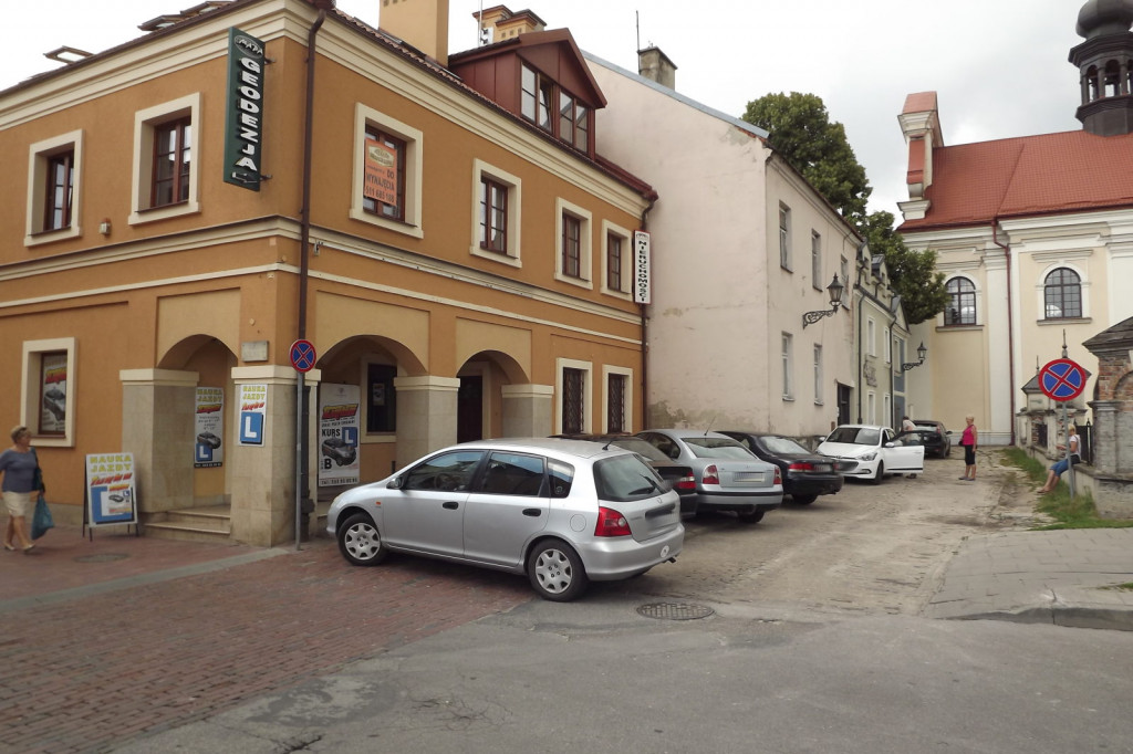 Zamość: Dwie kamienice na sprzedaż