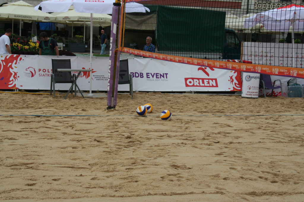 Zamość: Trwają Mistrzostwa Polski Kobiet i Mężczyzn w siatkówce plażowej [FOTO, PROGRAM]