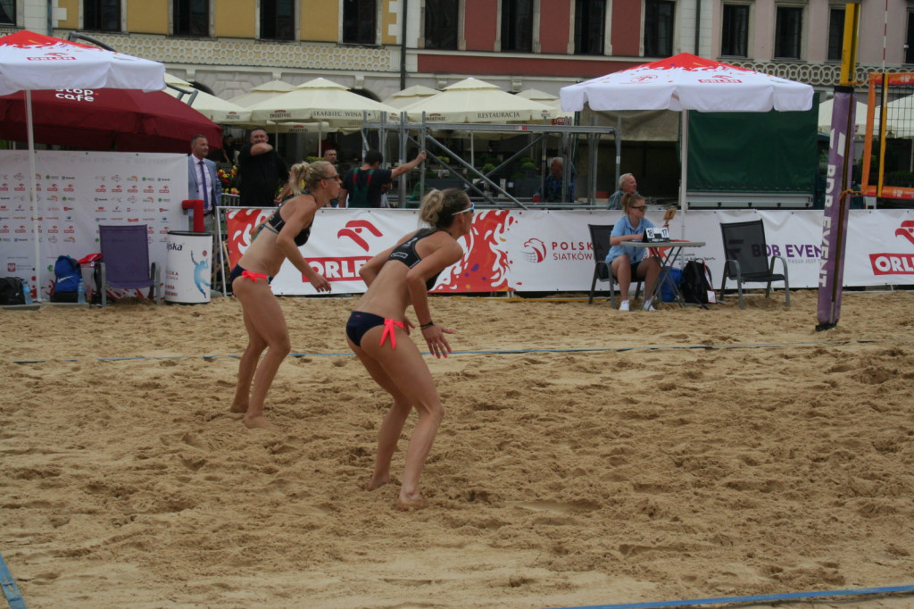 Zamość: Trwają Mistrzostwa Polski Kobiet i Mężczyzn w siatkówce plażowej [FOTO, PROGRAM]
