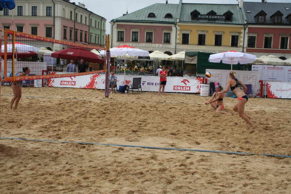 Zamość: Trwają Mistrzostwa Polski Kobiet i Mężczyzn w siatkówce plażowej [FOTO, PROGRAM]