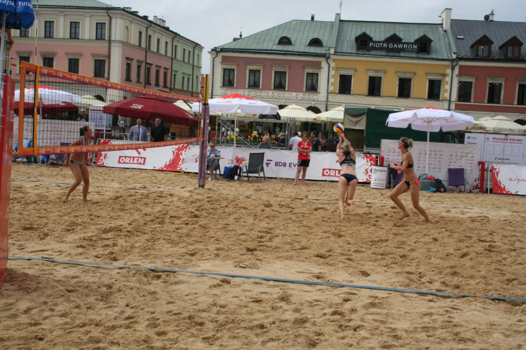 Zamość: Trwają Mistrzostwa Polski Kobiet i Mężczyzn w siatkówce plażowej [FOTO, PROGRAM]