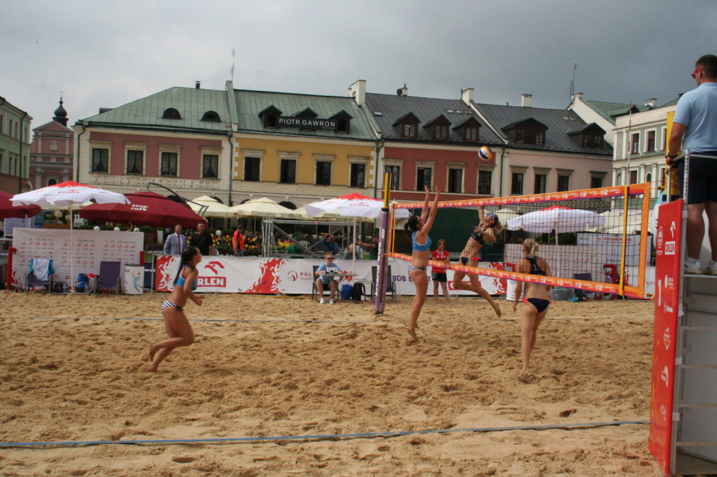 Zamość: Trwają Mistrzostwa Polski Kobiet i Mężczyzn w siatkówce plażowej [FOTO, PROGRAM]