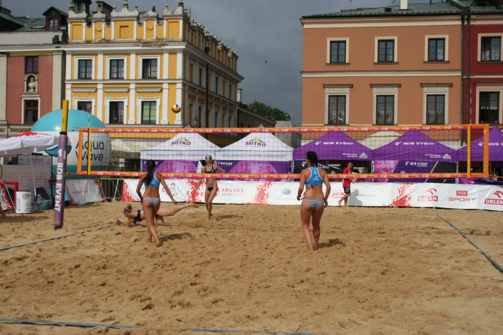 Zamość: Trwają Mistrzostwa Polski Kobiet i Mężczyzn w siatkówce plażowej [FOTO, PROGRAM]