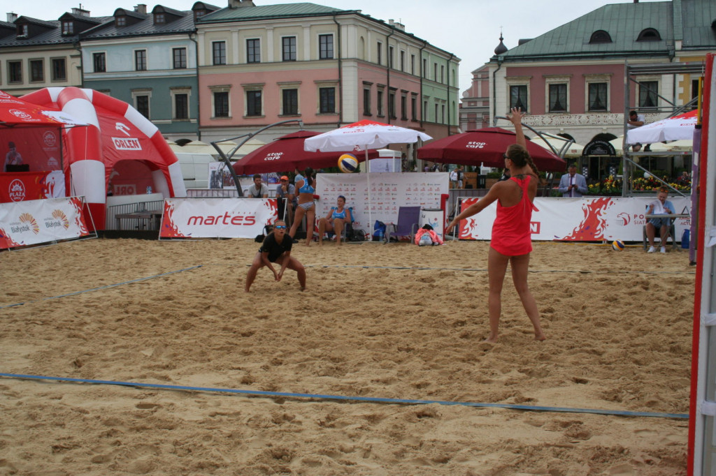 Zamość: Trwają Mistrzostwa Polski Kobiet i Mężczyzn w siatkówce plażowej [FOTO, PROGRAM]