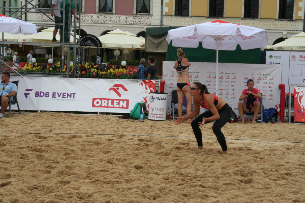 Zamość: Trwają Mistrzostwa Polski Kobiet i Mężczyzn w siatkówce plażowej [FOTO, PROGRAM]