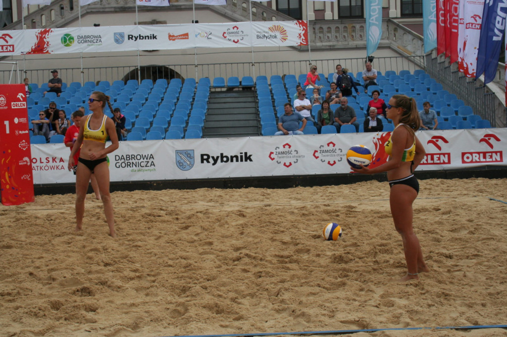 Zamość: Trwają Mistrzostwa Polski Kobiet i Mężczyzn w siatkówce plażowej [FOTO, PROGRAM]