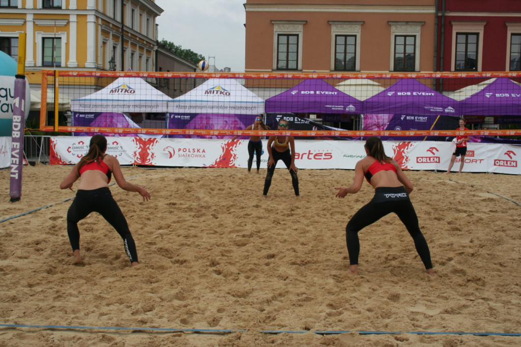 Zamość: Trwają Mistrzostwa Polski Kobiet i Mężczyzn w siatkówce plażowej [FOTO, PROGRAM]