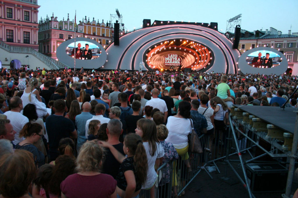 Zamość: Koncert pełen gwiazd na Rynku Wielkim. Wakacyjna Trasa Dwójki [FOTO]