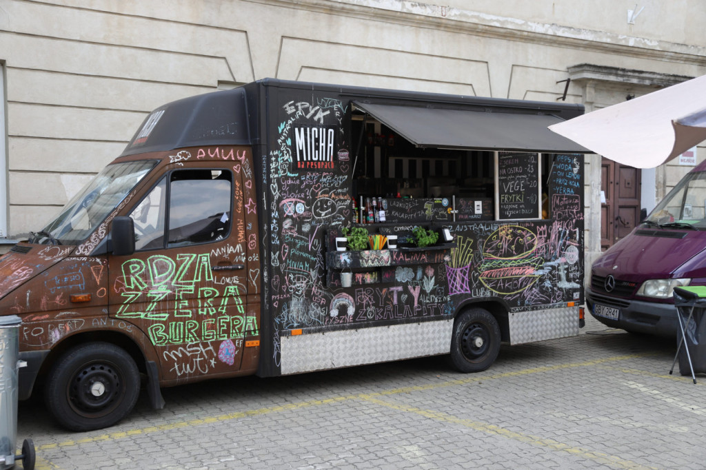 Zamość: Foodtrucki pod pałacem. Dzisiaj ostatni dzień [FOTO]