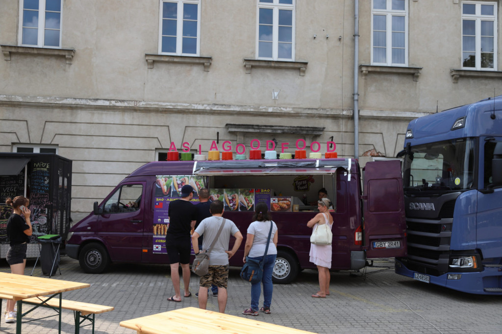 Zamość: Foodtrucki pod pałacem. Dzisiaj ostatni dzień [FOTO]