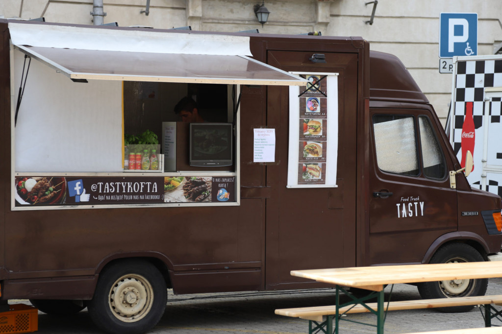 Zamość: Foodtrucki pod pałacem. Dzisiaj ostatni dzień [FOTO]