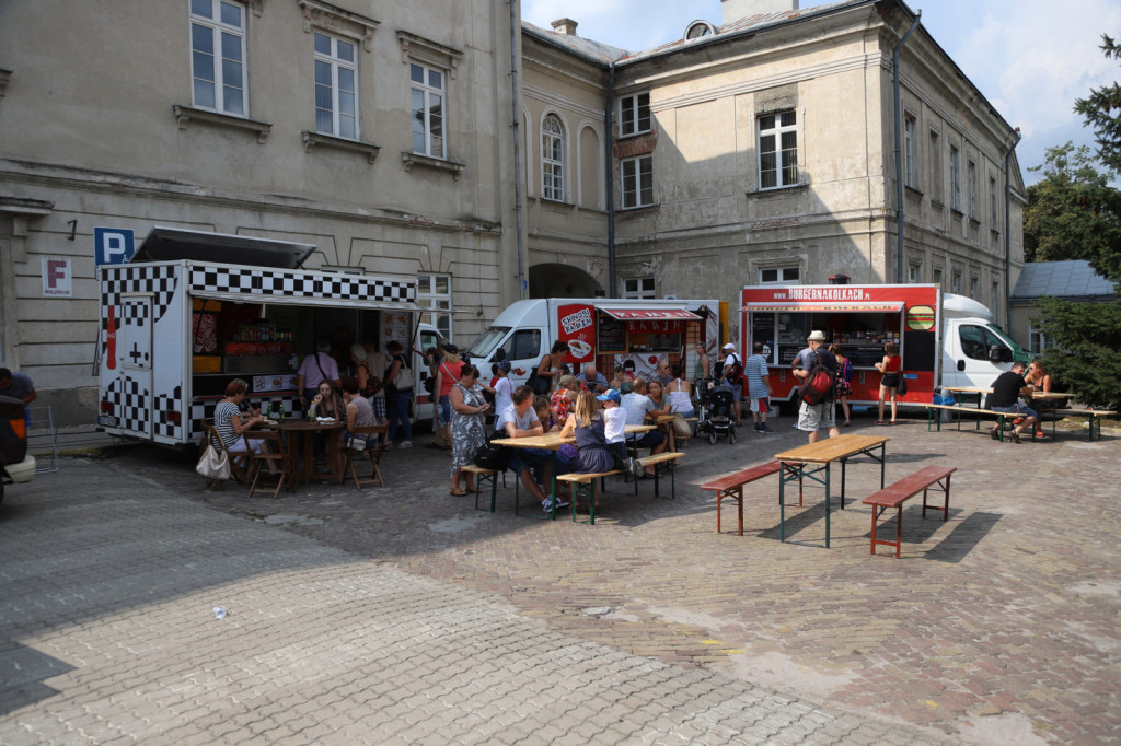 Zamość: Foodtrucki pod pałacem. Dzisiaj ostatni dzień [FOTO]