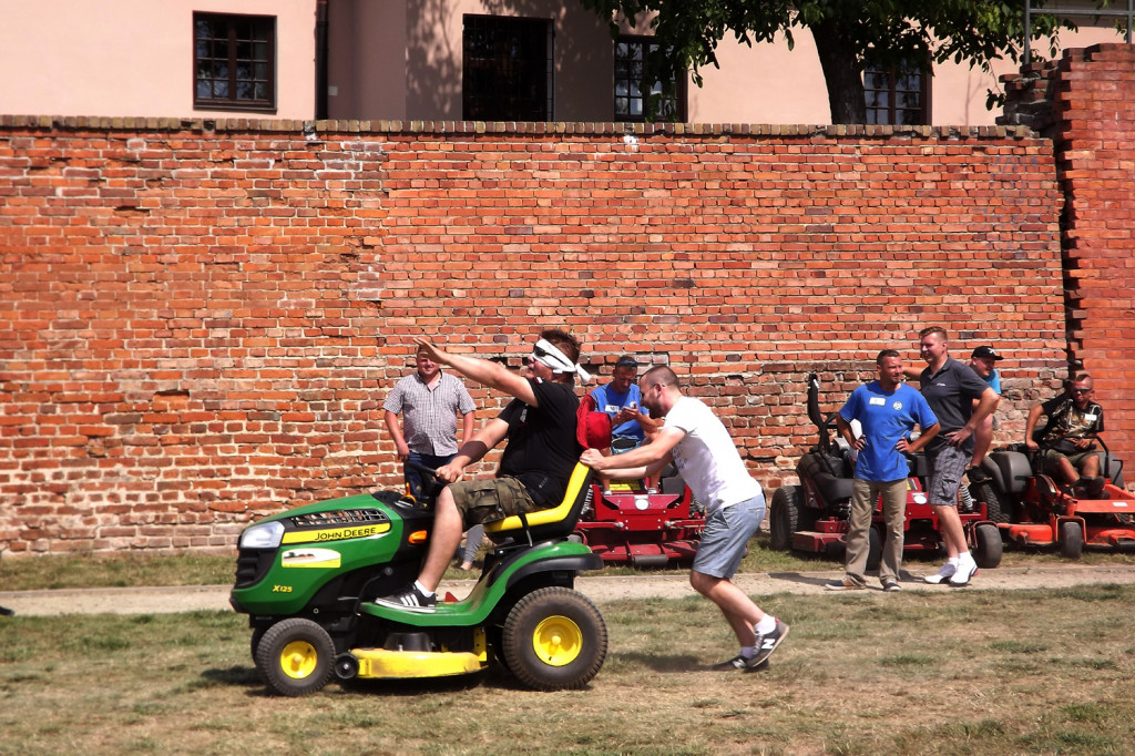 Zamość: II Zamojski Zlot Kosiarek Samojezdnych