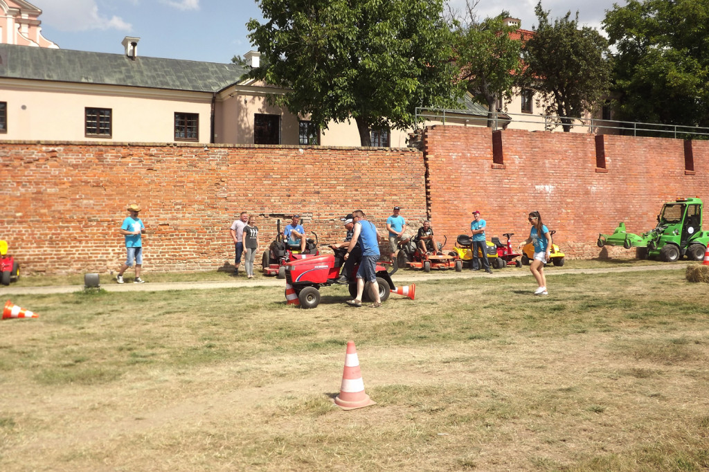 Zamość: II Zamojski Zlot Kosiarek Samojezdnych