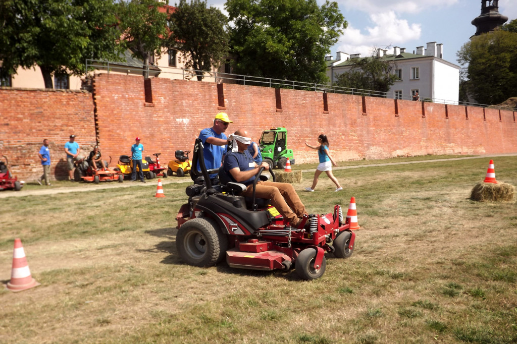 Zamość: II Zamojski Zlot Kosiarek Samojezdnych