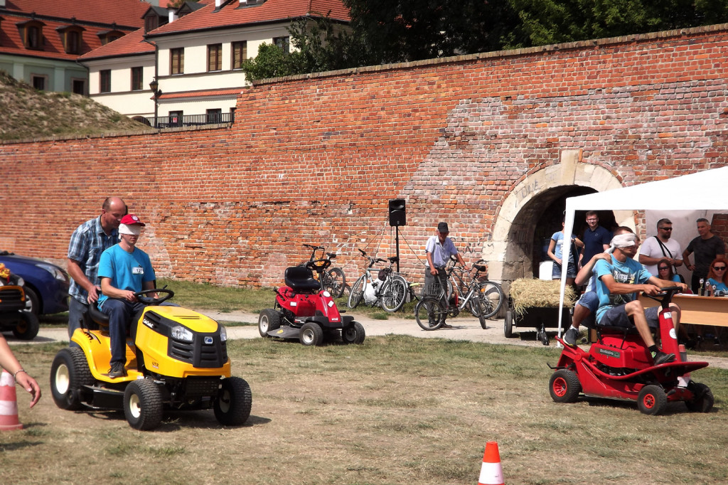 Zamość: II Zamojski Zlot Kosiarek Samojezdnych