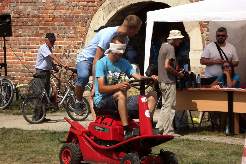 Zamość: II Zamojski Zlot Kosiarek Samojezdnych