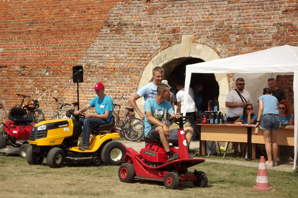 Zamość: II Zamojski Zlot Kosiarek Samojezdnych