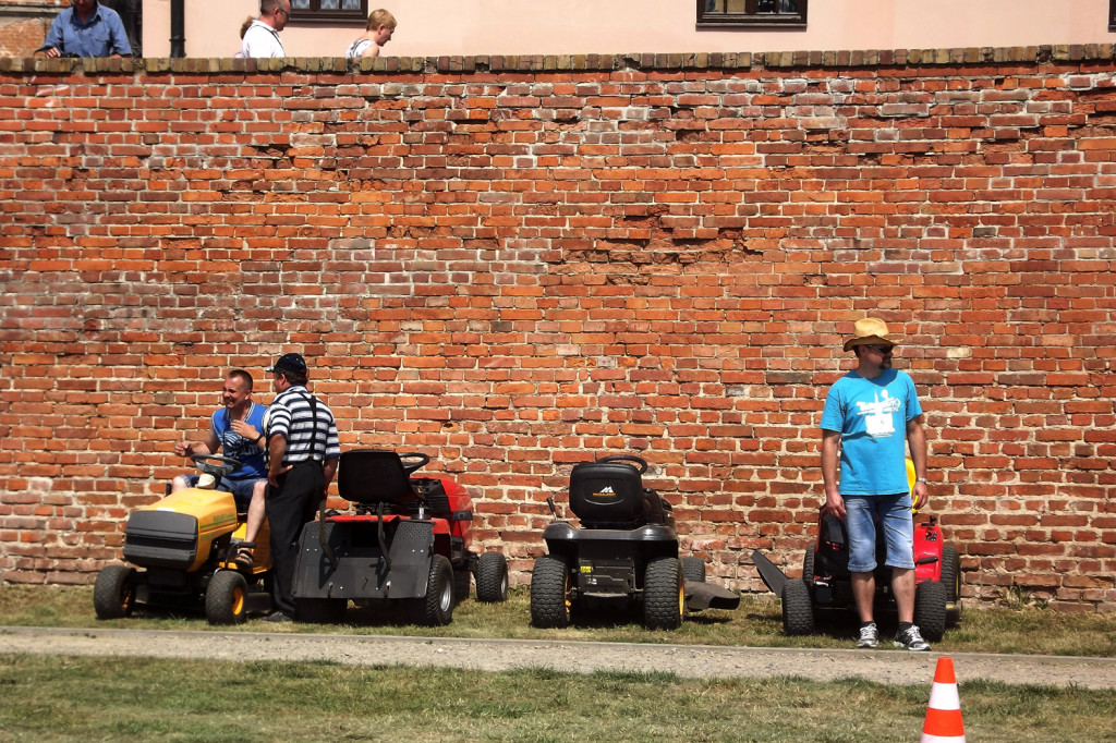 Zamość: II Zamojski Zlot Kosiarek Samojezdnych