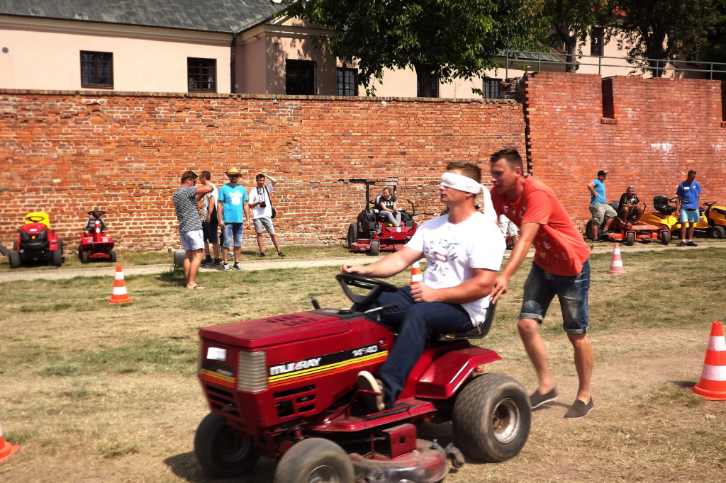 Zamość: II Zamojski Zlot Kosiarek Samojezdnych