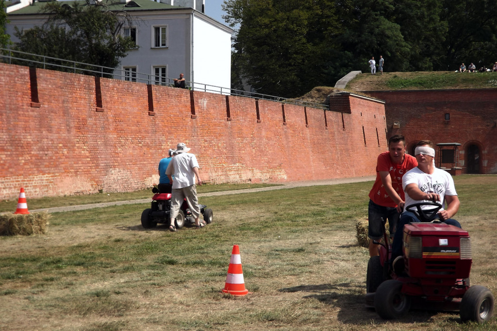 Zamość: II Zamojski Zlot Kosiarek Samojezdnych