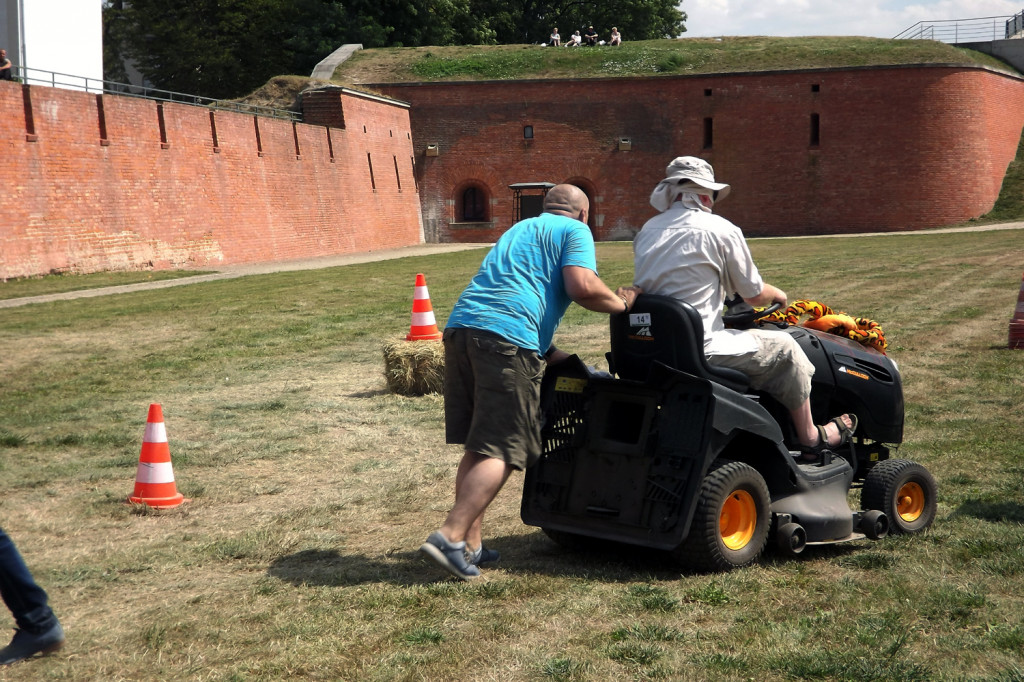 Zamość: II Zamojski Zlot Kosiarek Samojezdnych