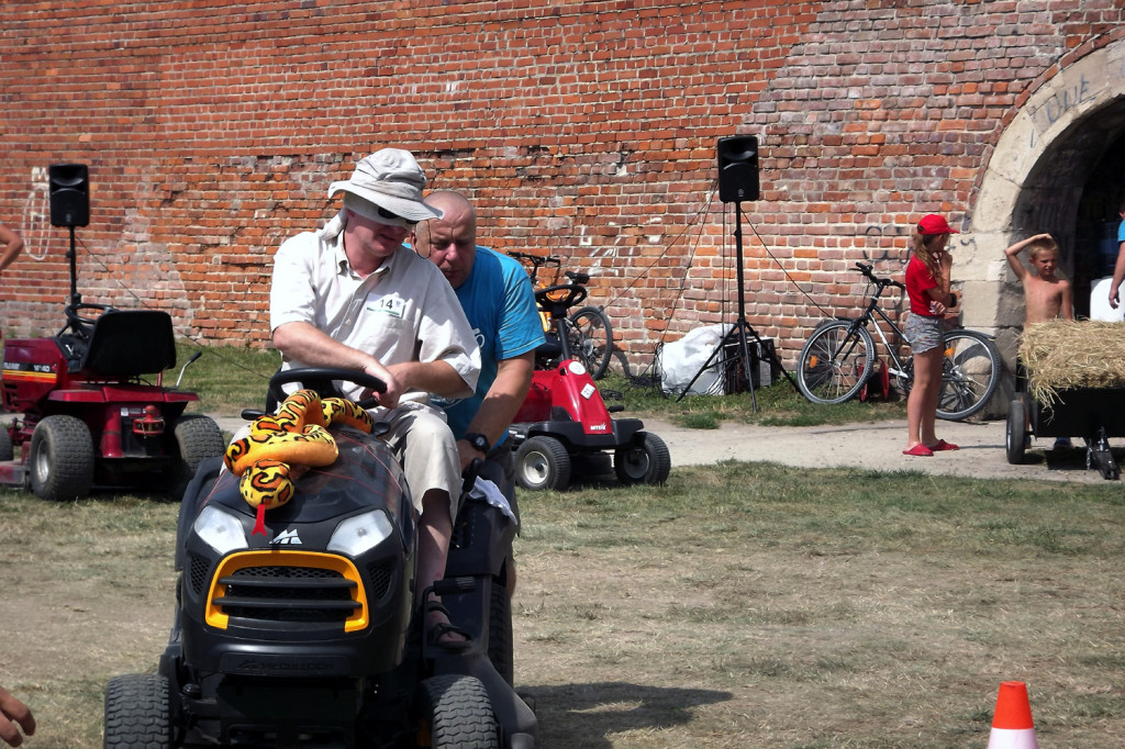 Zamość: II Zamojski Zlot Kosiarek Samojezdnych