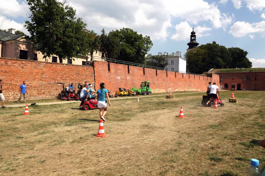 Zamość: II Zamojski Zlot Kosiarek Samojezdnych