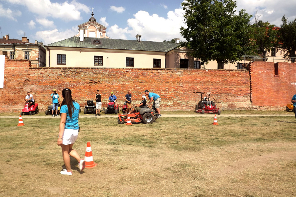 Zamość: II Zamojski Zlot Kosiarek Samojezdnych