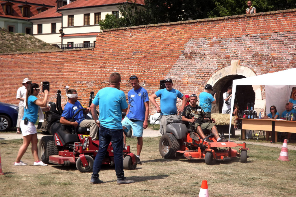 Zamość: II Zamojski Zlot Kosiarek Samojezdnych