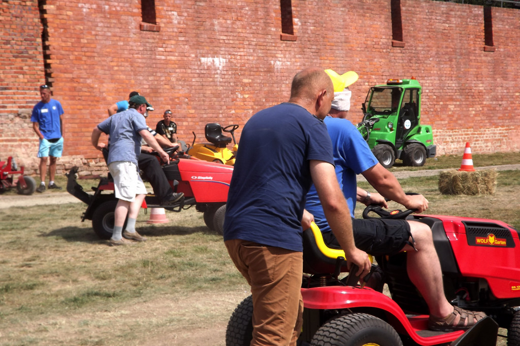 Zamość: II Zamojski Zlot Kosiarek Samojezdnych