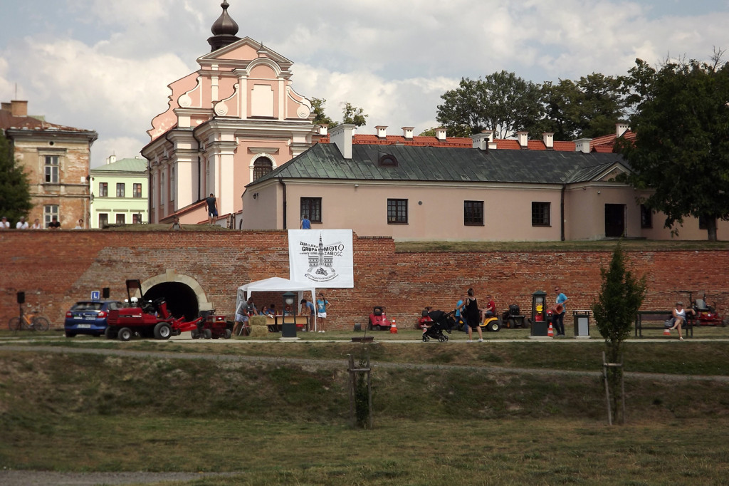 Zamość: II Zamojski Zlot Kosiarek Samojezdnych