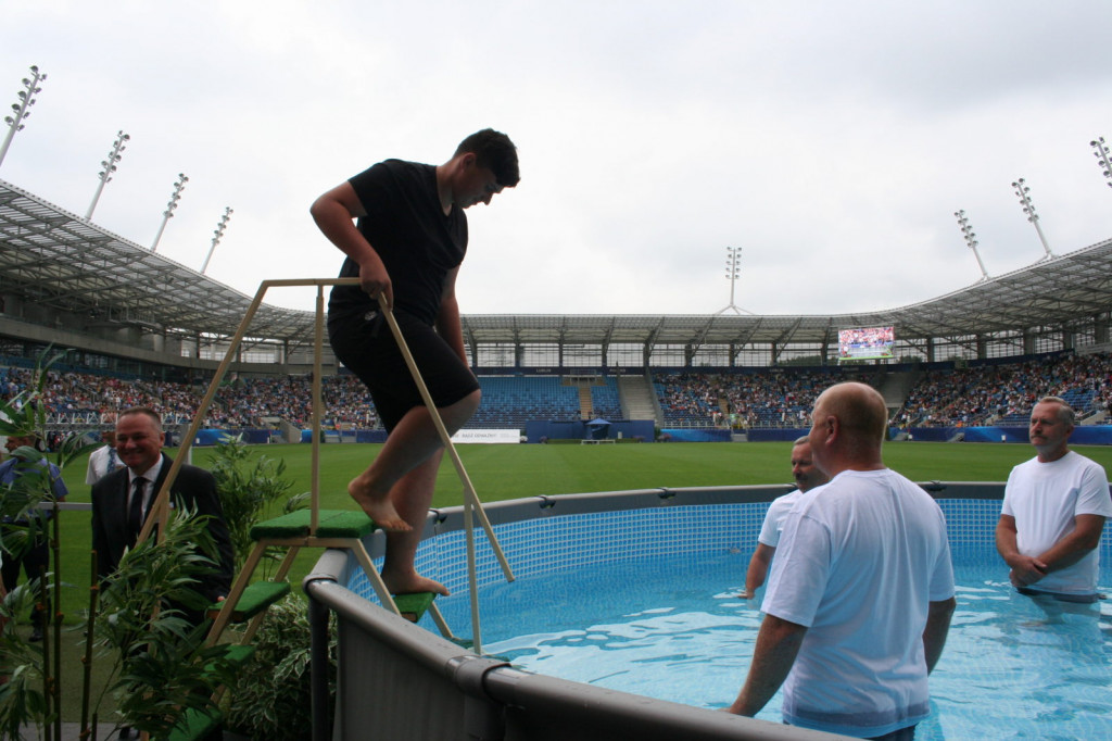 Lublin: Chrzest na stadionie [FOTO]