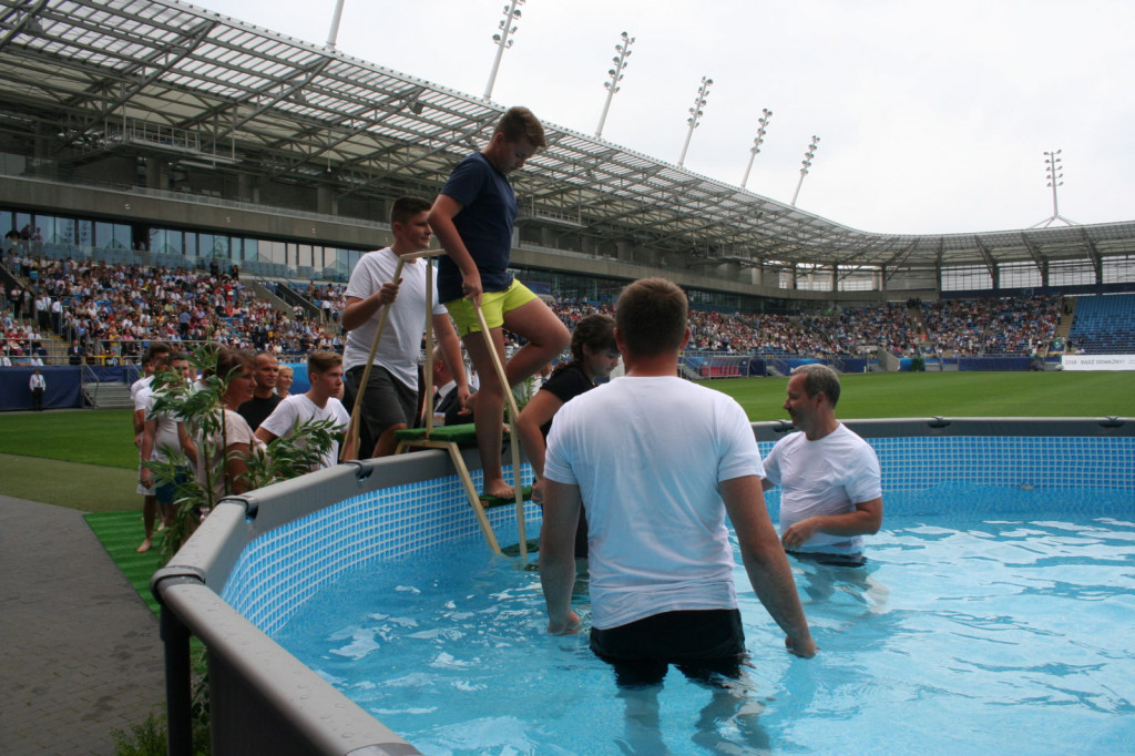 Lublin: Chrzest na stadionie [FOTO]