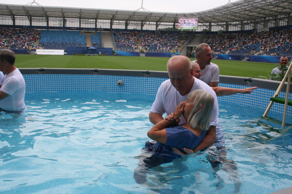 Lublin: Chrzest na stadionie [FOTO]