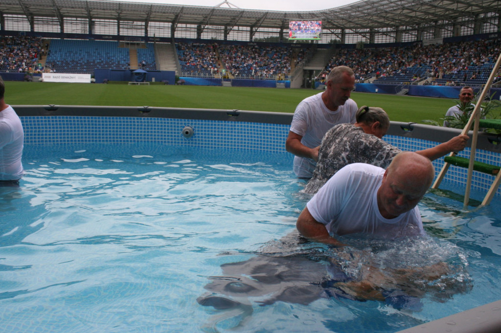 Lublin: Chrzest na stadionie [FOTO]