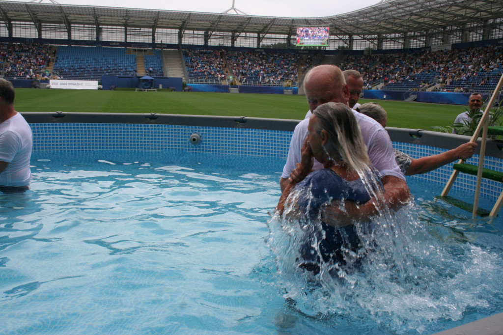 Lublin: Chrzest na stadionie [FOTO]