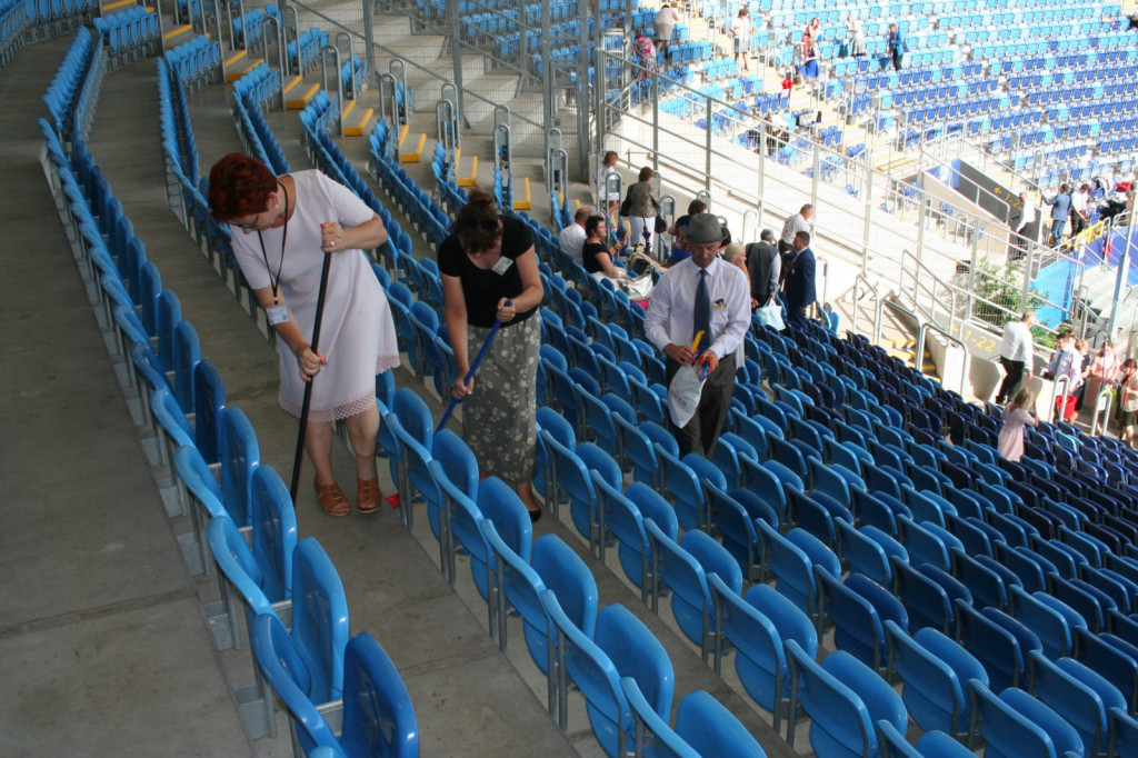 Lublin: Wielkie sprzątanie na Lubelskiej Arenie [FOTO]