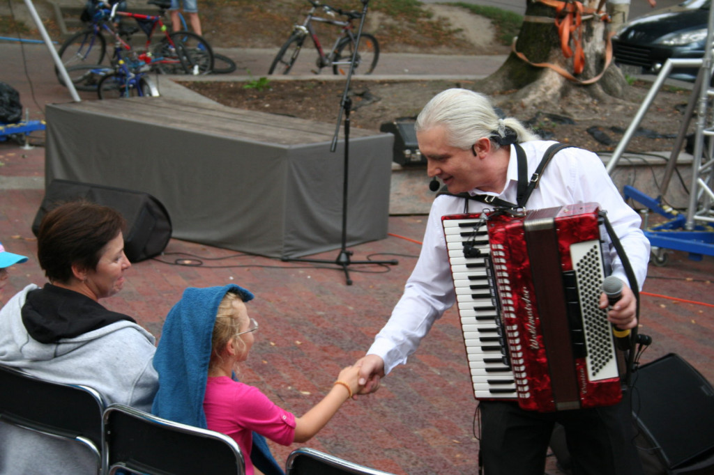 Zamość: Wieczór z piosenką historyczną i filmową na Rynku Wodnym [FOTO]