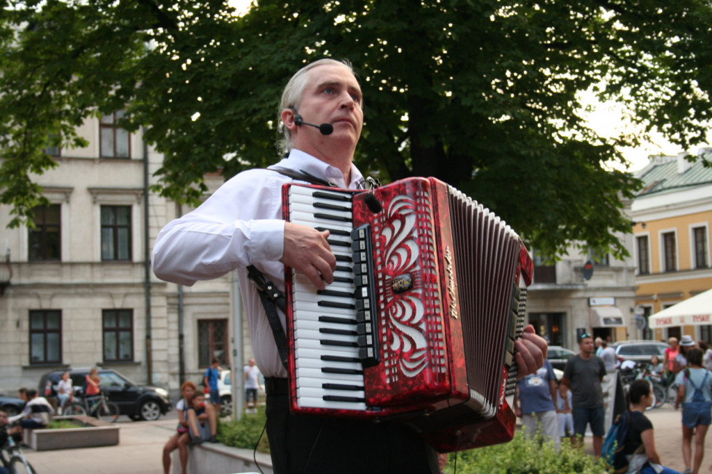 Zamość: Wieczór z piosenką historyczną i filmową na Rynku Wodnym [FOTO]