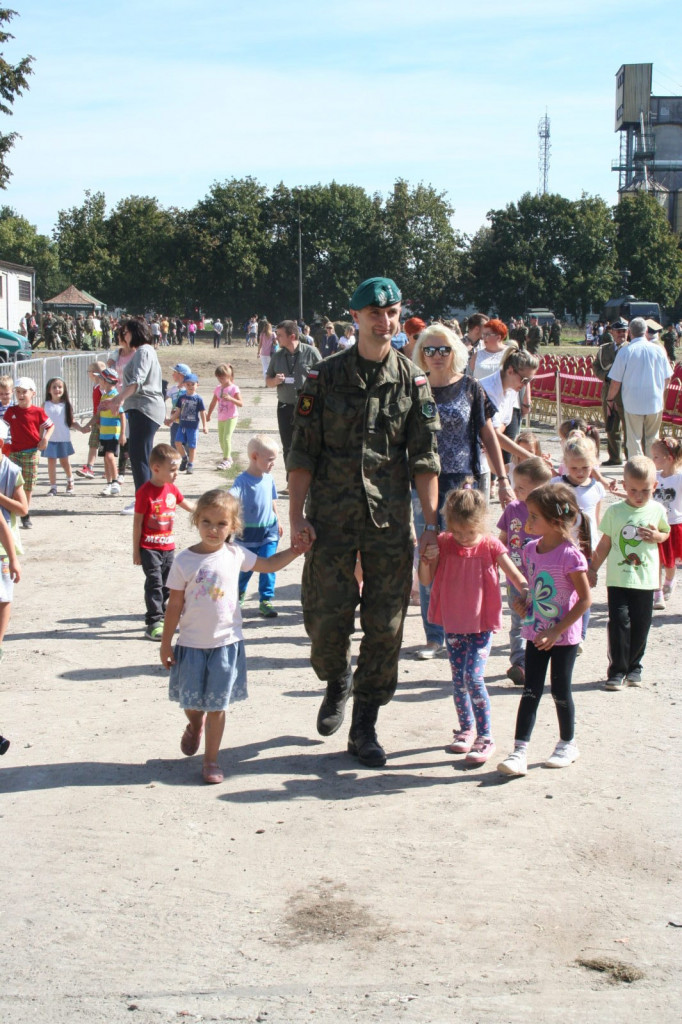 Zamość: Dzień Otwarty Koszar przyciągnął wielu zwiedzających [FOTO]