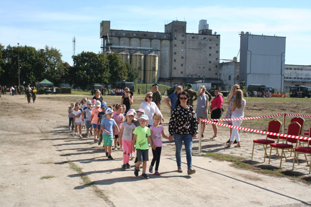 Zamość: Dzień Otwarty Koszar przyciągnął wielu zwiedzających [FOTO]